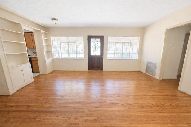 903 Lamonte Lane, Houston, TX 77018