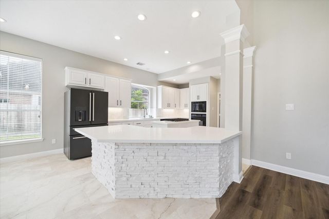 1823 Misty Oaks Lane, Sugar Land, TX 77479