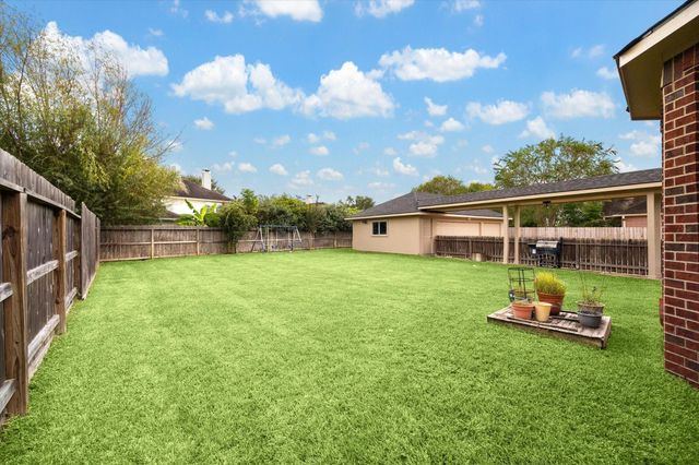 1823 Misty Oaks Lane, Sugar Land, TX 77479