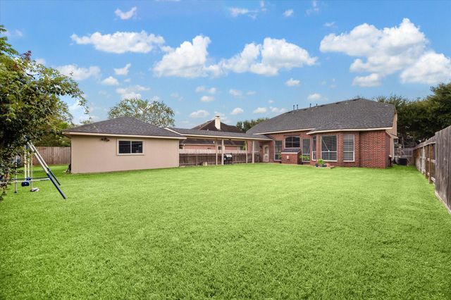 1823 Misty Oaks Lane, Sugar Land, TX 77479