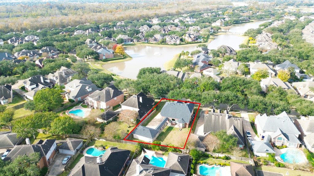 1823 Misty Oaks Lane, Sugar Land, TX 77479