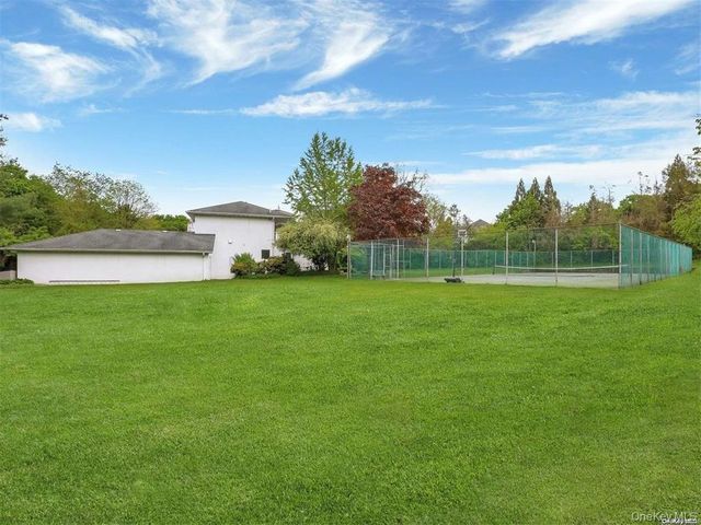 5 Woodfield Lane, Old Brookville, NY 11545