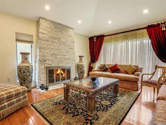 5 Woodfield Lane, Old Brookville, NY 11545