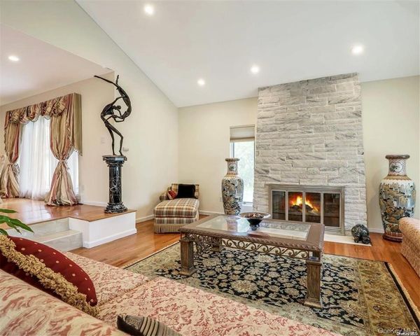 5 Woodfield Lane, Old Brookville, NY 11545