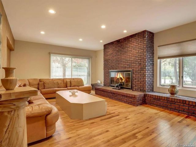5 Woodfield Lane, Old Brookville, NY 11545