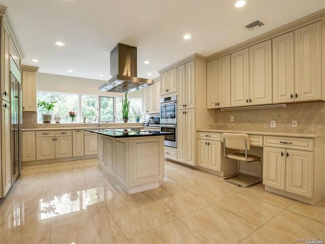 5 Woodfield Lane, Old Brookville, NY 11545