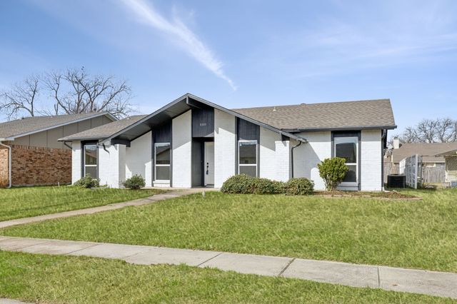 9305 Pollard Street, Rowlett, TX 75088