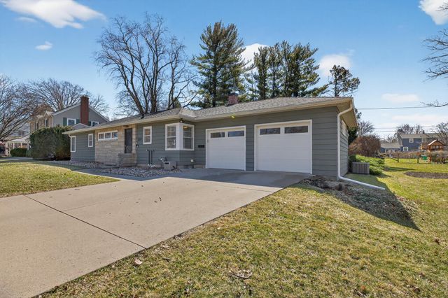 210 Ivanhoe Road, Waterloo, IA 50701