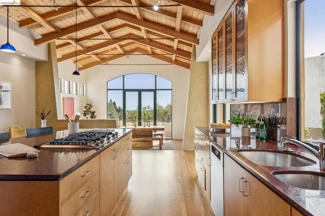 150 150 Vicente Rd, Berkeley, CA 94705