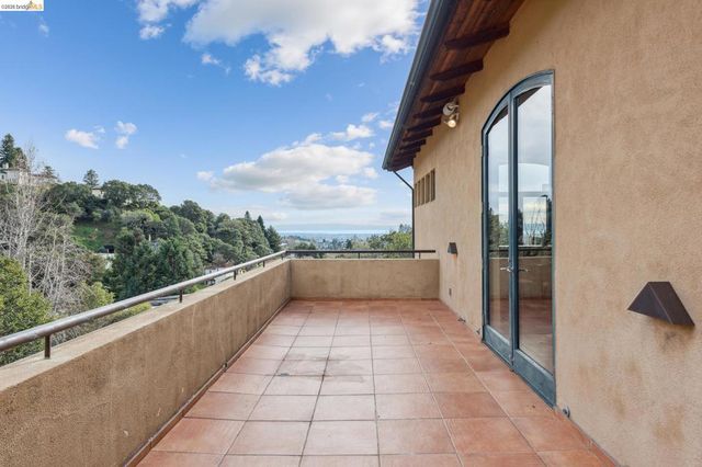 150 150 Vicente Rd, Berkeley, CA 94705