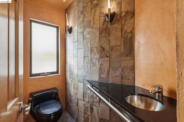 150 150 Vicente Rd, Berkeley, CA 94705