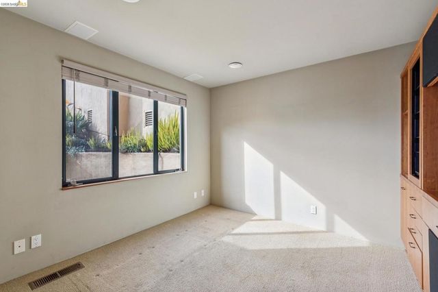 150 150 Vicente Rd, Berkeley, CA 94705