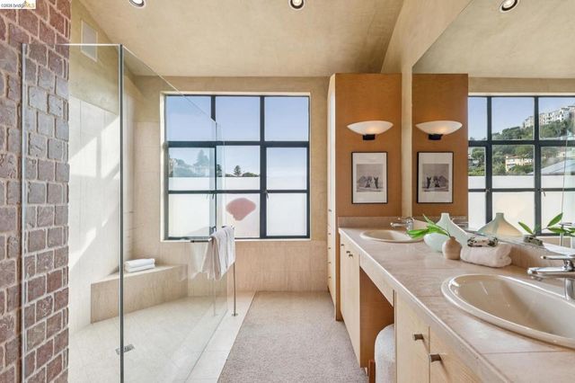 150 150 Vicente Rd, Berkeley, CA 94705