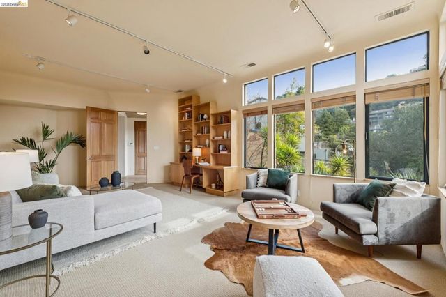 150 150 Vicente Rd, Berkeley, CA 94705