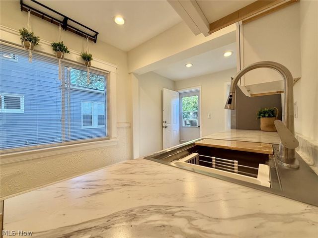 3374 W 88th Street, Cleveland, OH 44102