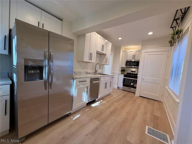 3374 W 88th Street, Cleveland, OH 44102