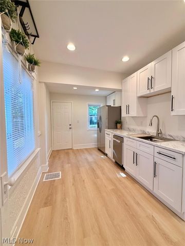 3374 W 88th Street, Cleveland, OH 44102