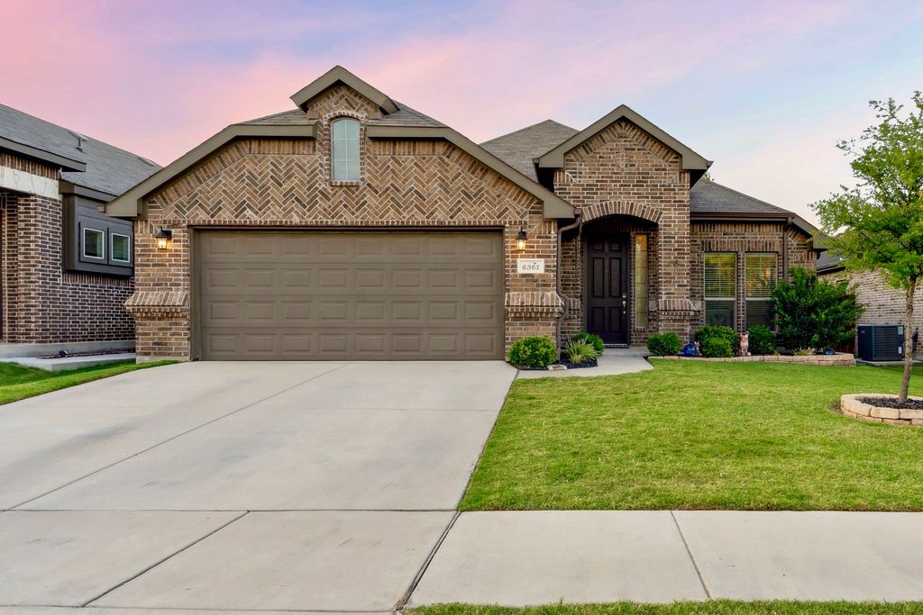 6361 Battle Mountain Trail, Fort Worth, TX 76179