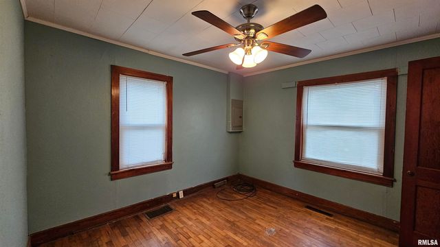 804 W HARRISON Street, Herrin, IL 62948