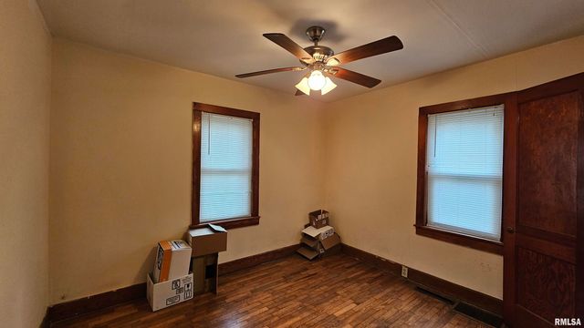 804 W HARRISON Street, Herrin, IL 62948