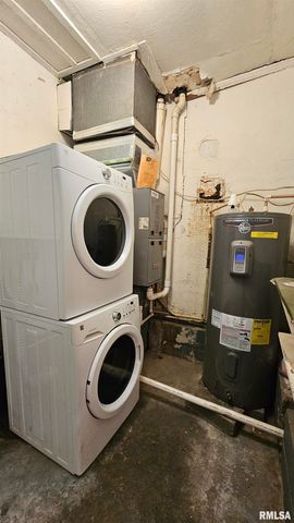 804 W HARRISON Street, Herrin, IL 62948