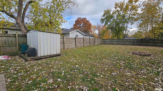 804 W HARRISON Street, Herrin, IL 62948