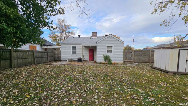 804 W HARRISON Street, Herrin, IL 62948