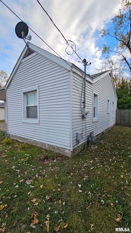 804 W HARRISON Street, Herrin, IL 62948