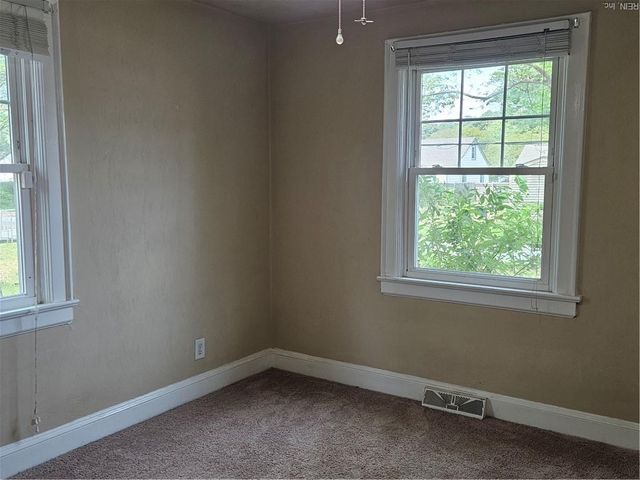 13 Beacon RD, Portsmouth, VA 23702
