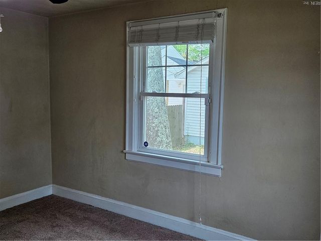 13 Beacon RD, Portsmouth, VA 23702