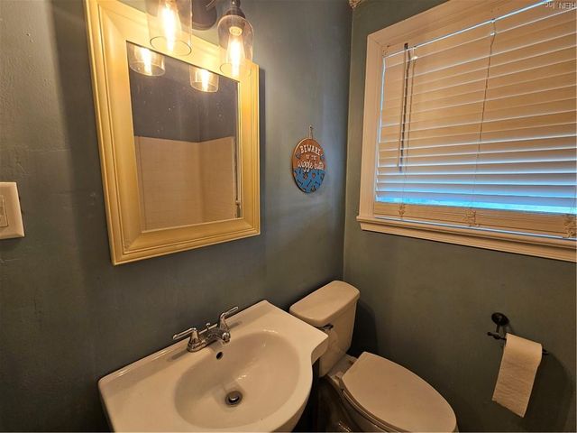 13 Beacon RD, Portsmouth, VA 23702