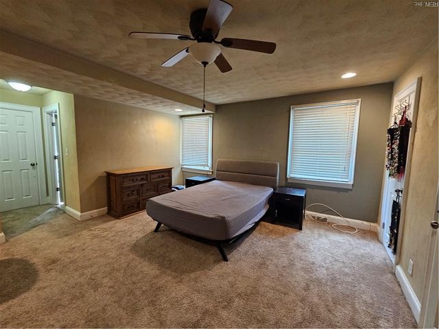 13 Beacon RD, Portsmouth, VA 23702
