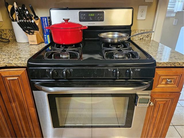 13 Beacon RD, Portsmouth, VA 23702