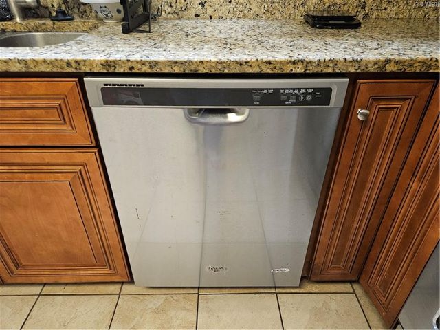 13 Beacon RD, Portsmouth, VA 23702