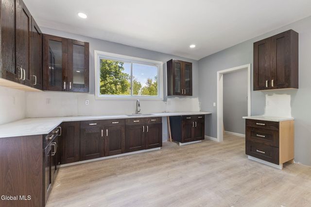 5 White Road, Milton, NY 12020
