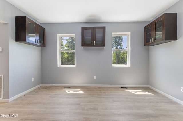 5 White Road, Milton, NY 12020