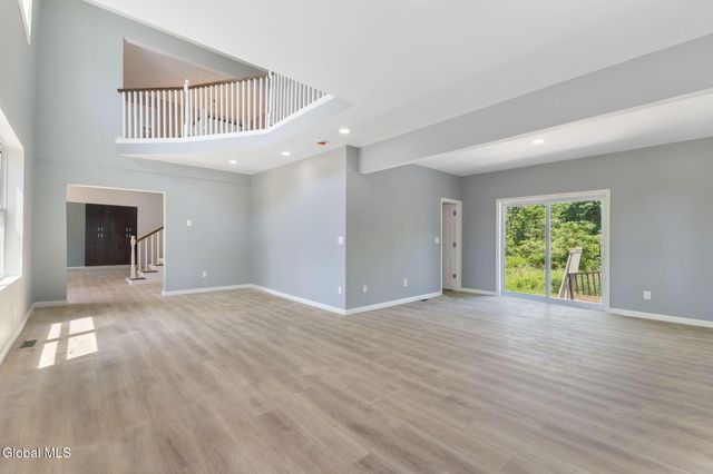 5 White Road, Milton, NY 12020