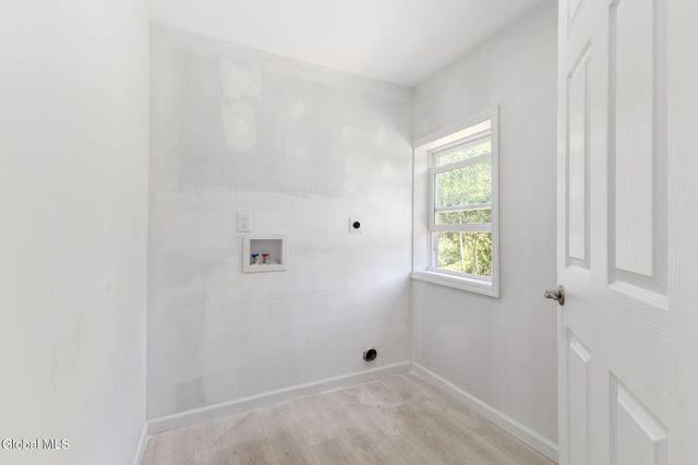 5 White Road, Milton, NY 12020