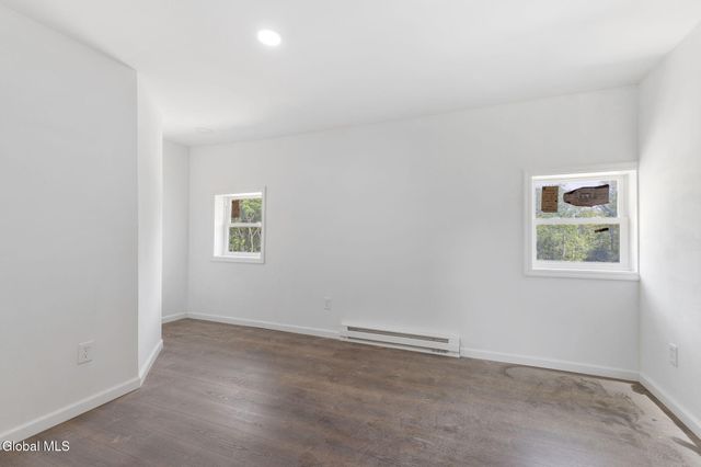 5 White Road, Milton, NY 12020