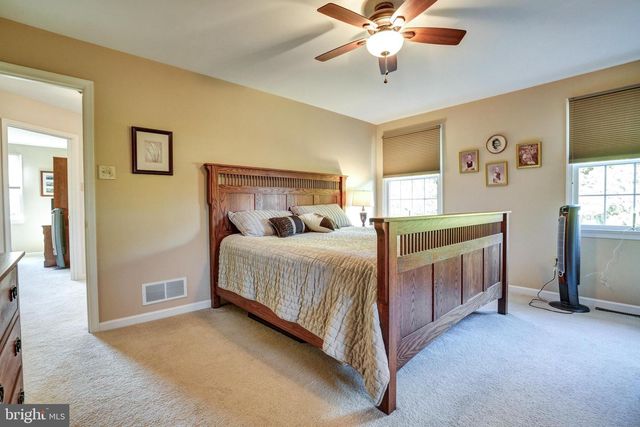 2422 MAGNOLIA DR, Gilbertsville, PA 19525