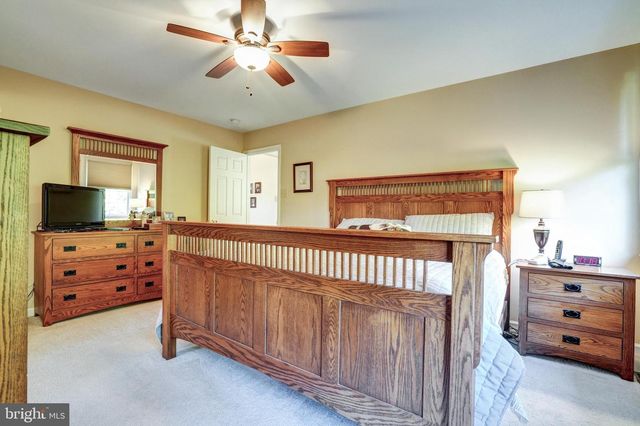 2422 MAGNOLIA DR, Gilbertsville, PA 19525