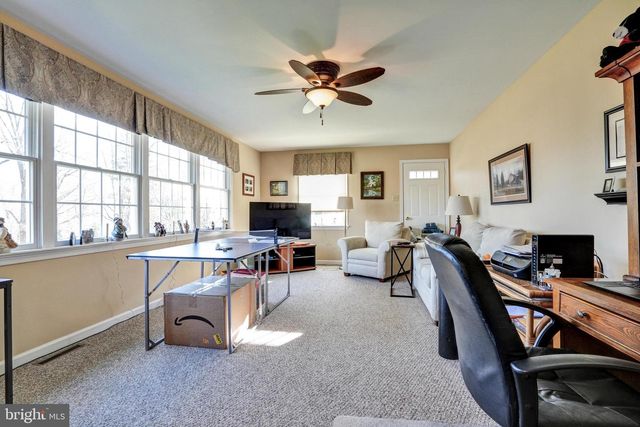 2422 MAGNOLIA DR, Gilbertsville, PA 19525