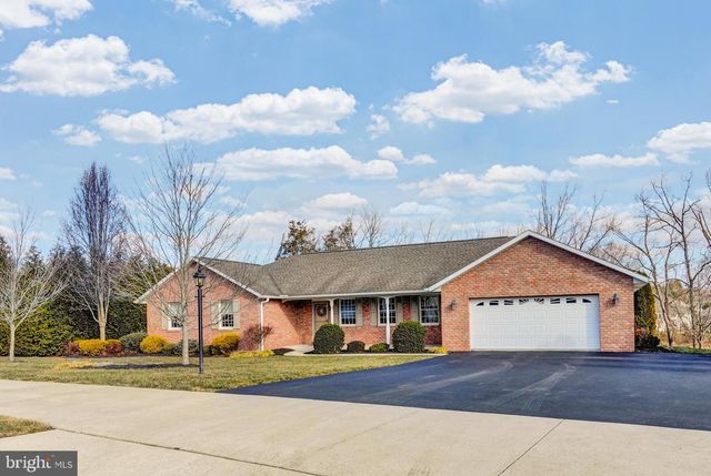 2422 MAGNOLIA DR, Gilbertsville, PA 19525