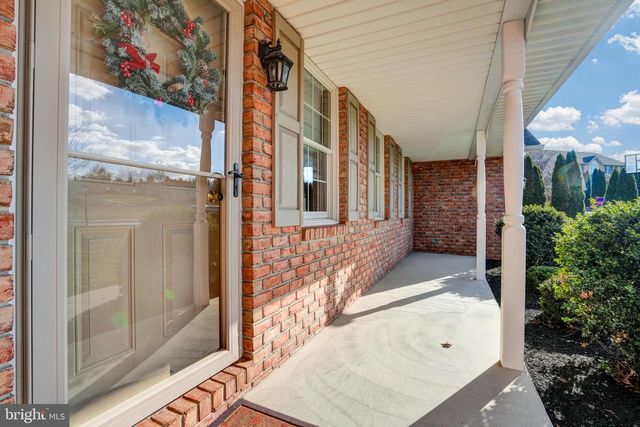 2422 MAGNOLIA DR, Gilbertsville, PA 19525