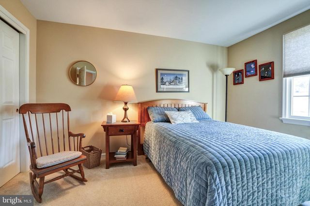 2422 MAGNOLIA DR, Gilbertsville, PA 19525