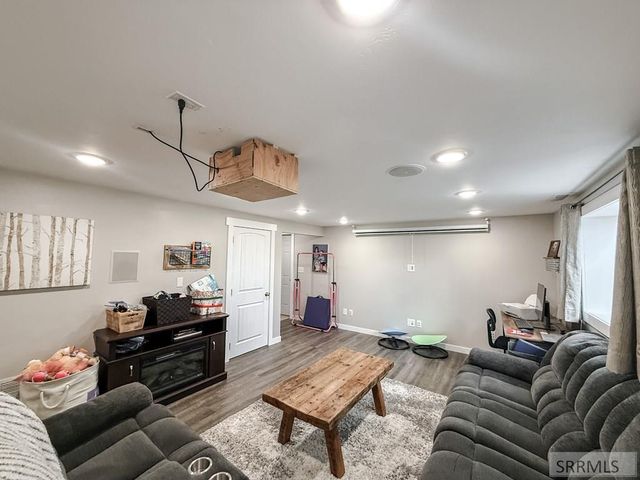1406 Zener, Pocatello, ID 83201