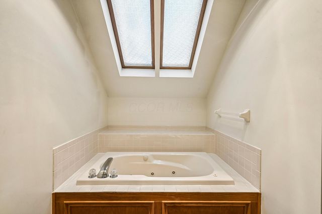 4542 Carrington Way, Hilliard, OH 43026