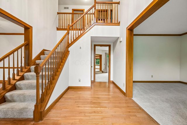 4542 Carrington Way, Hilliard, OH 43026