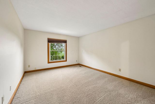 4542 Carrington Way, Hilliard, OH 43026