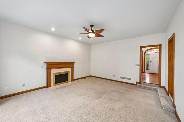 4542 Carrington Way, Hilliard, OH 43026